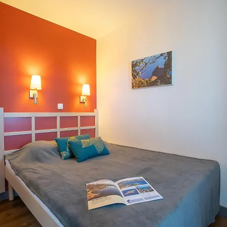 Appartement L'esquinade - P6 323- Place Des Pecheurs By Interhome Saint-Raphaël
